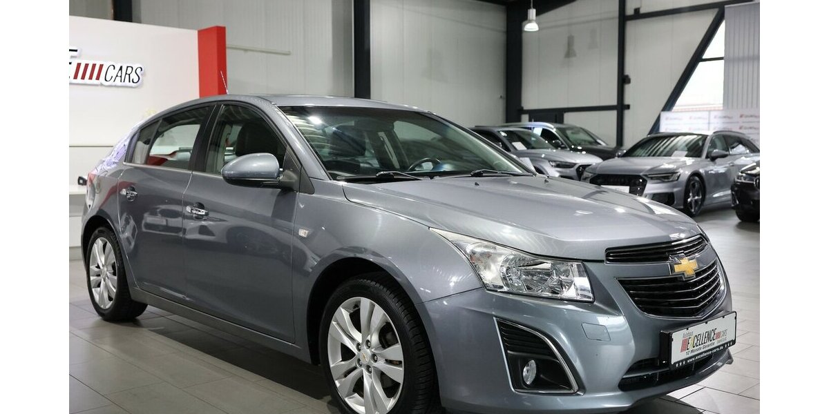Chevrolet Cruze HATCHBACK 1.4 LTZ / SCHIEBEDACH,LEDER,NAVI 128.000 km 5.881 &euro; Hamm 59077