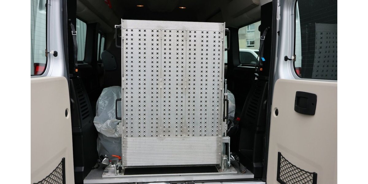 Fiat Ducato 2.3 140 MJT L2H2 / 9-SITZER / ROLLSTUHL 17.000 km 32.777 &euro; Hamm 59077