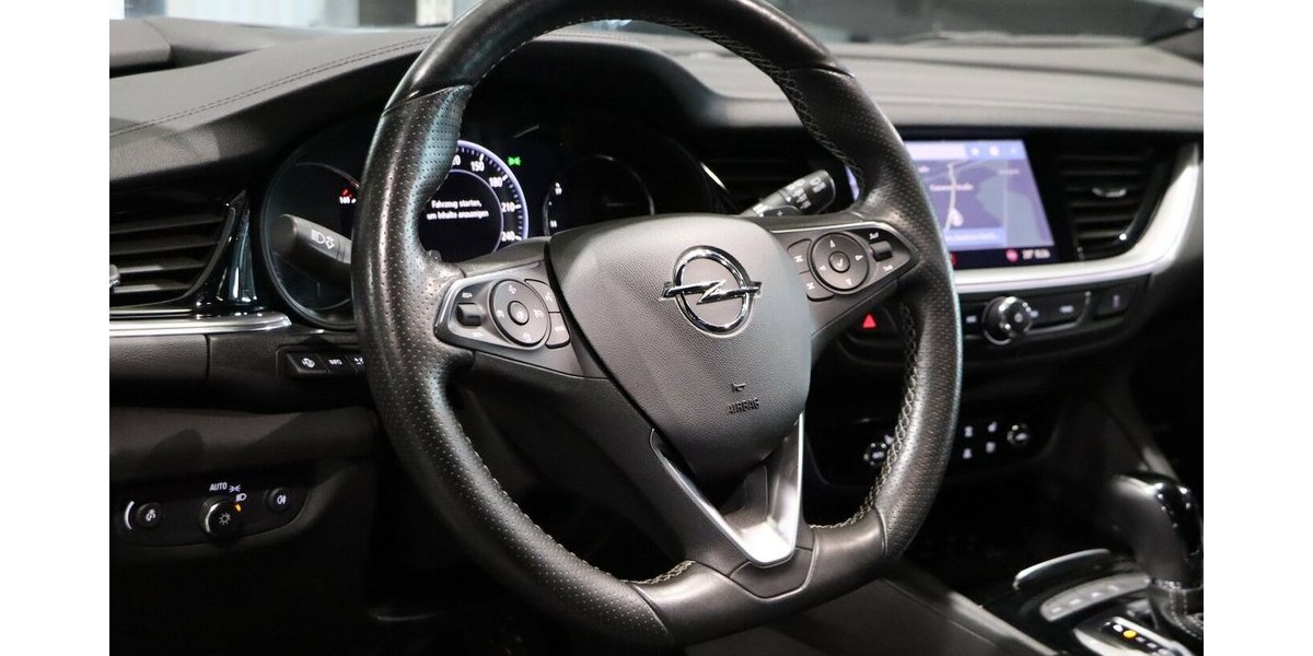 Opel Insignia 2.0 ST 4x4 OPC-LINE GSI WHITE / VC+HUD 140.000 km 19.111 &euro; Hamm 59077