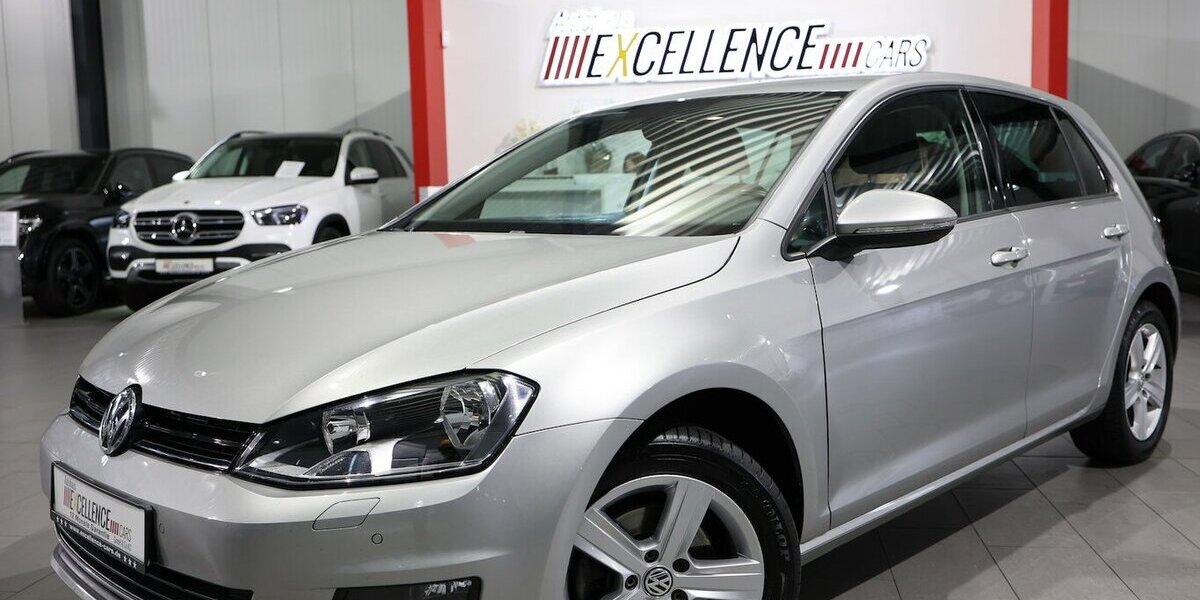 VW Golf VII 1.6 TDI Comfortline COMPOSITION-COLOUR 143.000 km 11.111 &euro; Hamm 59077