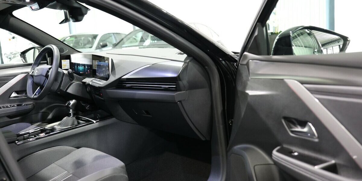 Opel Astra L ST 1.2 T GS-SPORT TECH BLACK / PANORAMA 23.000 km 21.111 &euro; Hamm 59077