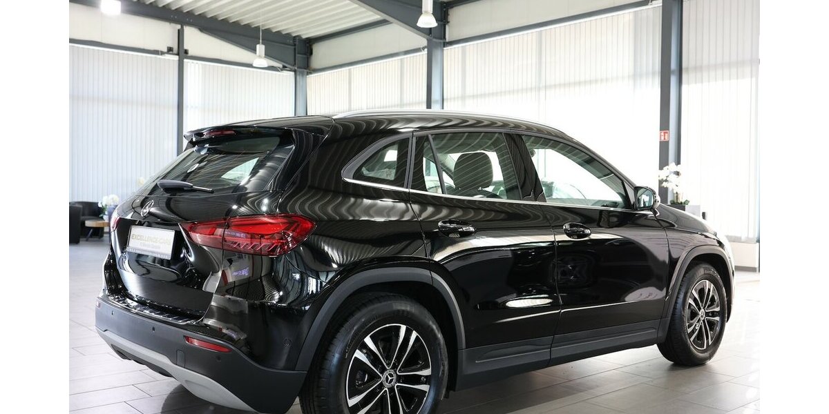 Mercedes-Benz GLA 180 ADVANCED SPORT / LEDER, LED, WIDESCREEN 7.000 km 33.444 &euro; Hamm 59077