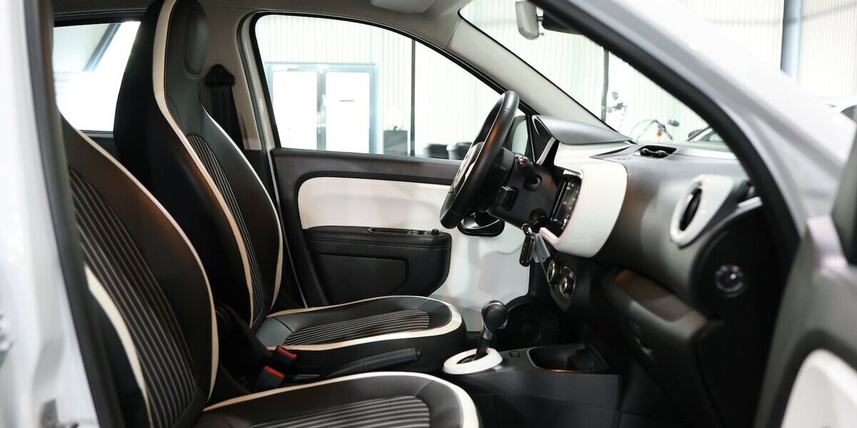 Renault Twingo INTENS ELECTRIC SPURHALTE, LEDER, KAMERA 12.000 km 13.400 &euro; Hamm 59077