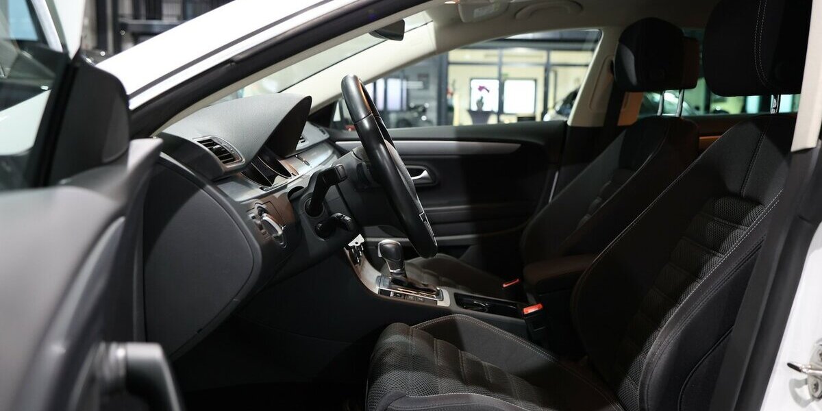 VW CC 1.4 TSI DSG SPORTLINE WHITE / XENON / NAVI+ 92.000 km 15.444 &euro; Hamm 59077