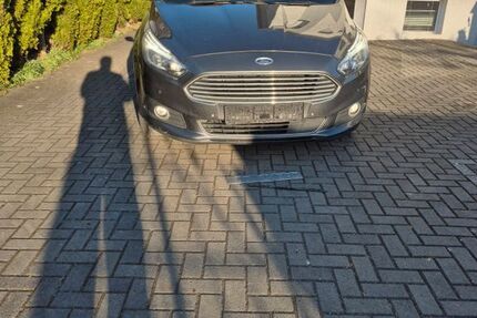 Ford S-Max 242.000 km 7.450 &euro; Dortmund 44339
