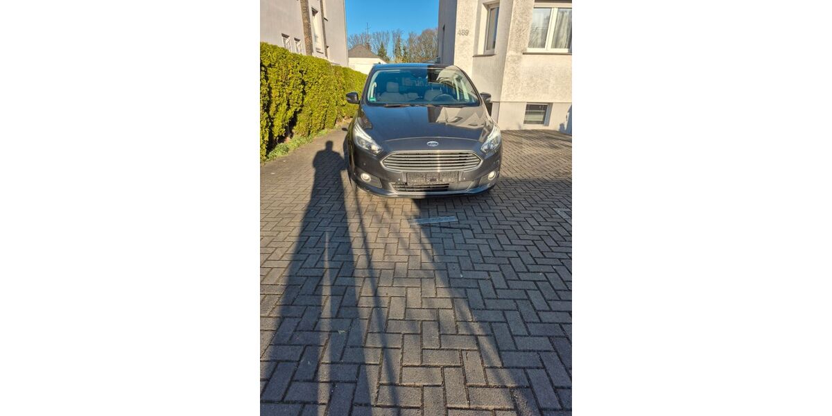 Ford S-Max 242.000 km 7.450 &euro; Dortmund 44339