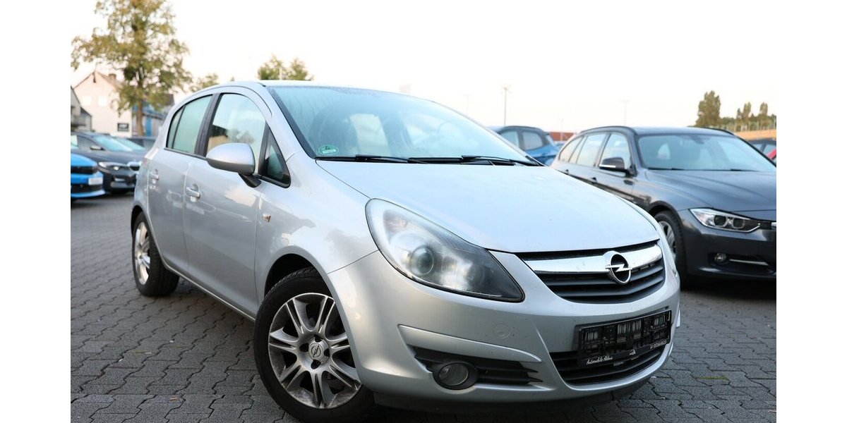 Opel Corsa D 1.4 INNOVATION 110 Jahre LEDER,NAVI+KAME 158.000 km 1.402 &euro; Hamm 59077