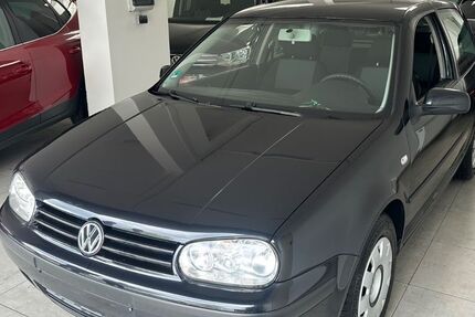 VW Golf 150.000 km 1.999 &euro; Schwerte 58239