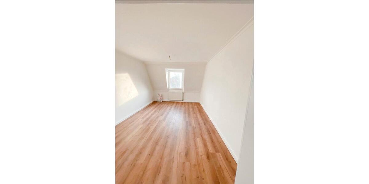 Dachgeschoßwohnung Dortmund Innenstadt Nord - 3.5 Zimmer, 105 m&sup2;, 800&euro; | Angebot:25252401