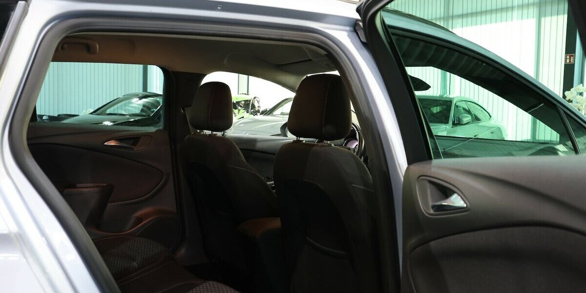 Opel Astra K ST 1.6 T ACTIVE 200-PS / APPLE+ANDROID 130.000 km 10.991 &euro; Hamm 59077