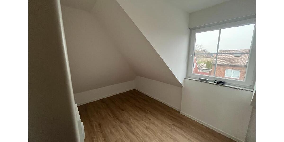 Dachgeschoßwohnung Ahlen - 3 Zimmer, 60 m&sup2;, 750&euro; | Angebot:25061905