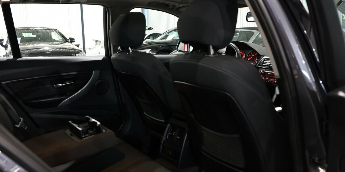 BMW 318d Touring blue PERFORMANCE SPORT / PANORAMA 80.000 km 15.555 &euro; Hamm 59077