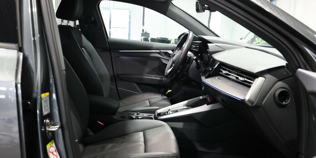 Audi A3 LIMOUSINE 30 TFSI S-LINE MATRIX, VOLL-LEDER 60.000 km 25.777 &euro; Hamm 59077