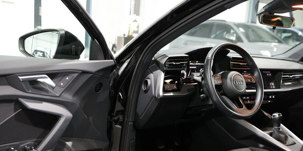 Audi A3 LIMOUSINE 35 TFSI BUSINESS BLACK LED,ACC+LANE 16.000 km 25.333 &euro; Hamm 59077