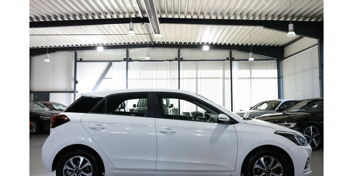 Hyundai i20 1.2 ACTIVE WHITE / 4-TÜR, TEMPOMAT, SHZ, PDC 87.000 km 10.444 &euro; Hamm 59077