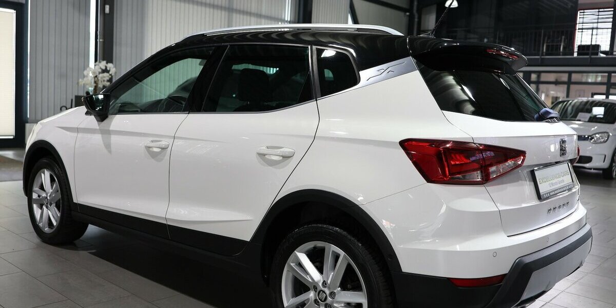 Seat Arona 1.5 TSI XCELLENCE FR-SPORT / WHITE & BLACK 90.000 km 15.991 &euro; Hamm 59077