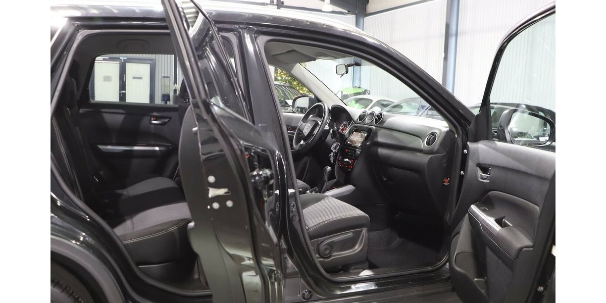 Suzuki Vitara 1.0 CLUB / NAVI+KAMERA, KLIMAAUTOMATIK 62.000 km 12.991 &euro; Hamm 59077