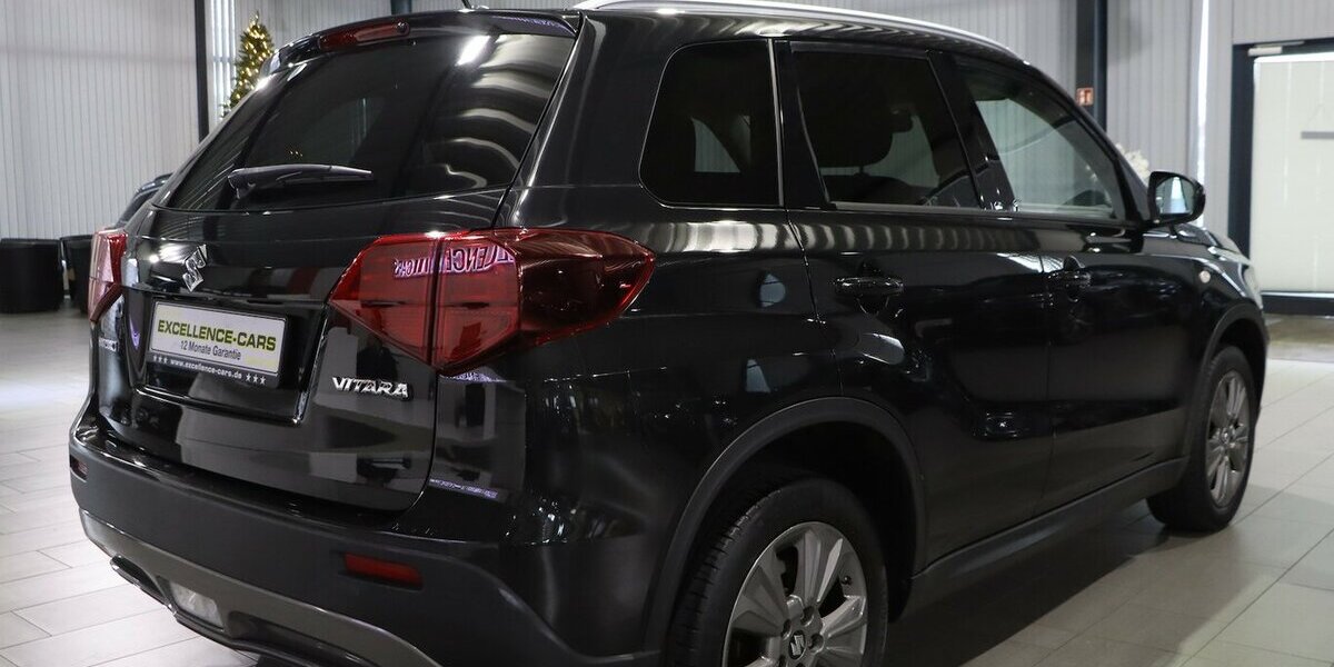 Suzuki Vitara 1.0 CLUB / NAVI+KAMERA, KLIMAAUTOMATIK 62.000 km 12.991 &euro; Hamm 59077