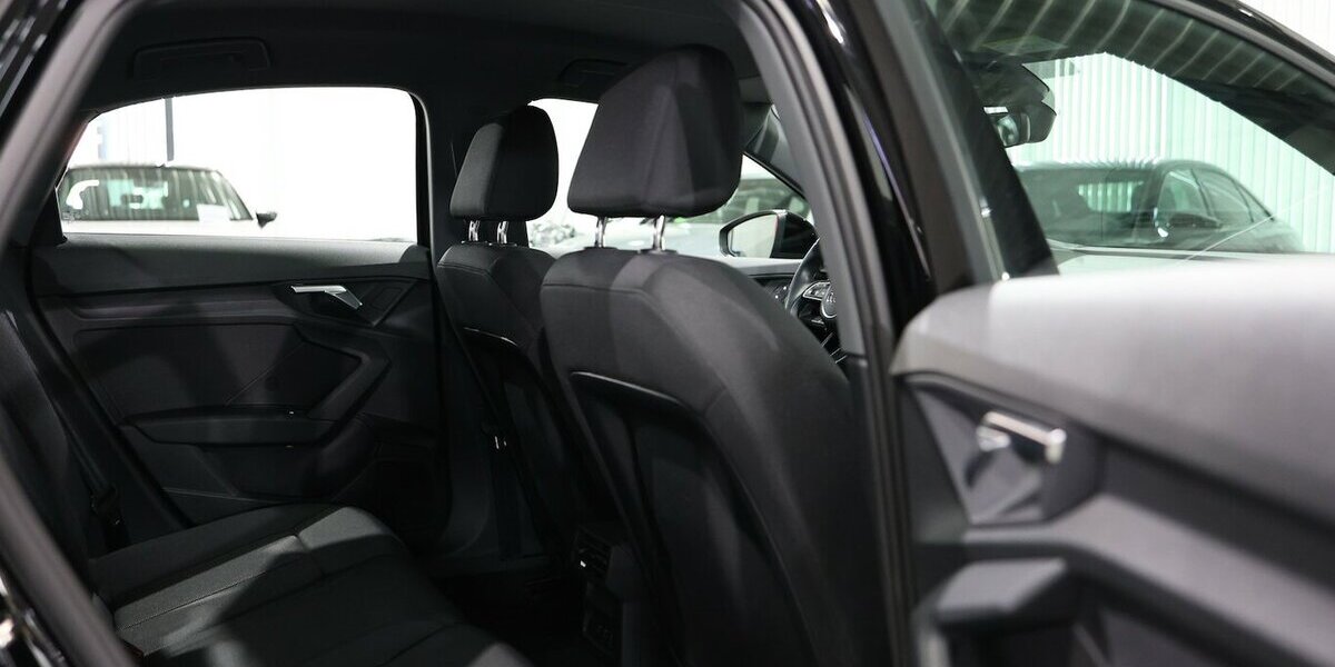Audi A3 LIMOUSINE 35 TFSI BUSINESS BLACK LED,ACC+LANE 16.000 km 25.333 &euro; Hamm 59077