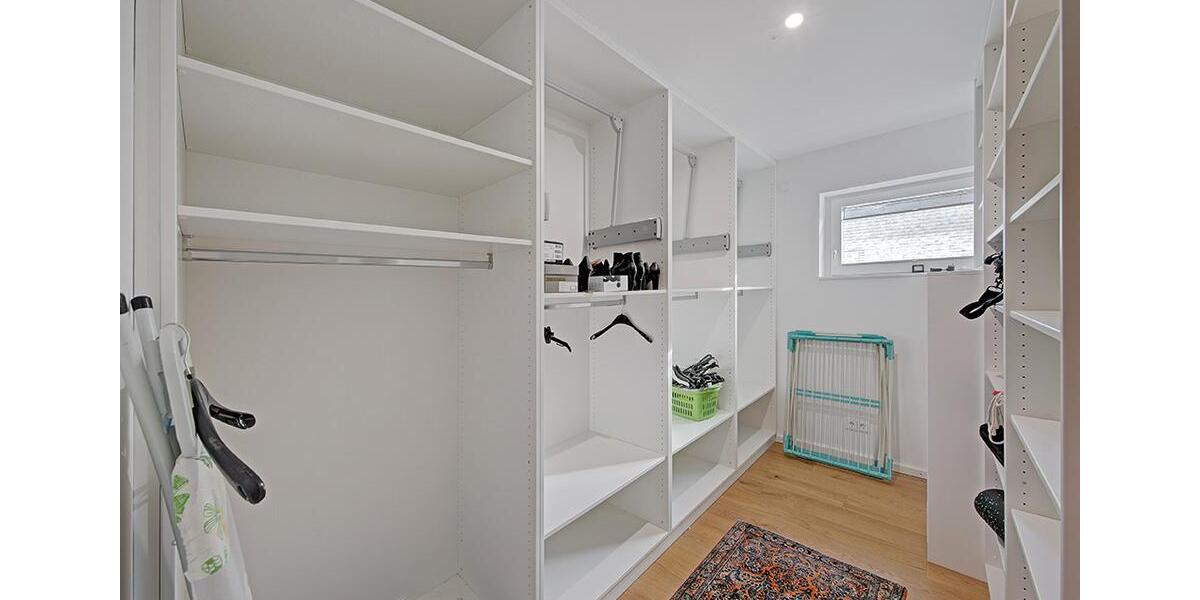 Bungalow Dortmund Hörde - 4 Zimmer, 200 m&sup2;, 3.750&euro; | Angebot:25223993