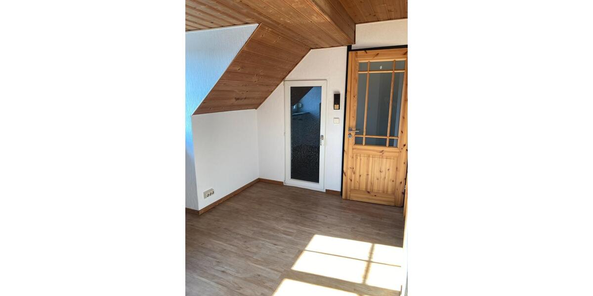 Dachgeschoßwohnung Iserlohn Sümmern - 2.5 Zimmer, 57 m&sup2;, 390&euro; | Angebot:25843820