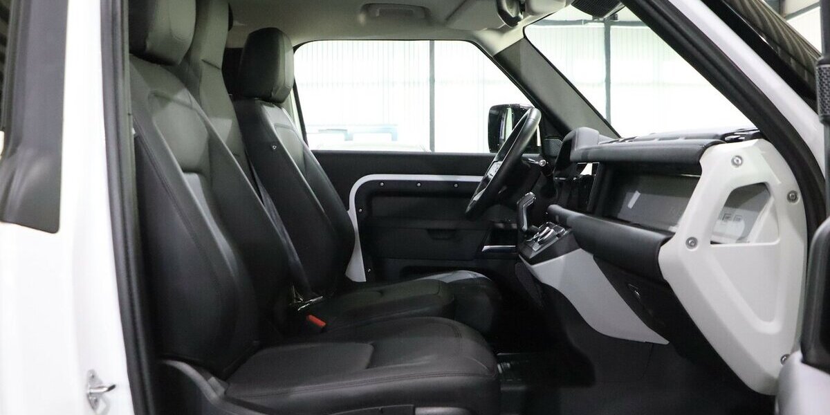 Land Rover Defender D200 90S / 6-SITZER / PANORAMA-SEITEN 69.000 km 51.991 &euro; Hamm 59077