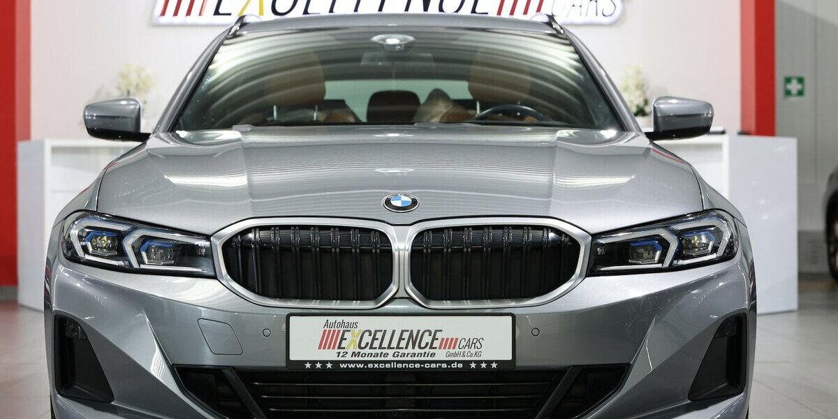 BMW 318d Touring SPORT SHADOW GREY&BROWN / PANORAMA 116.000 km 25.993 &euro; Hamm 59077