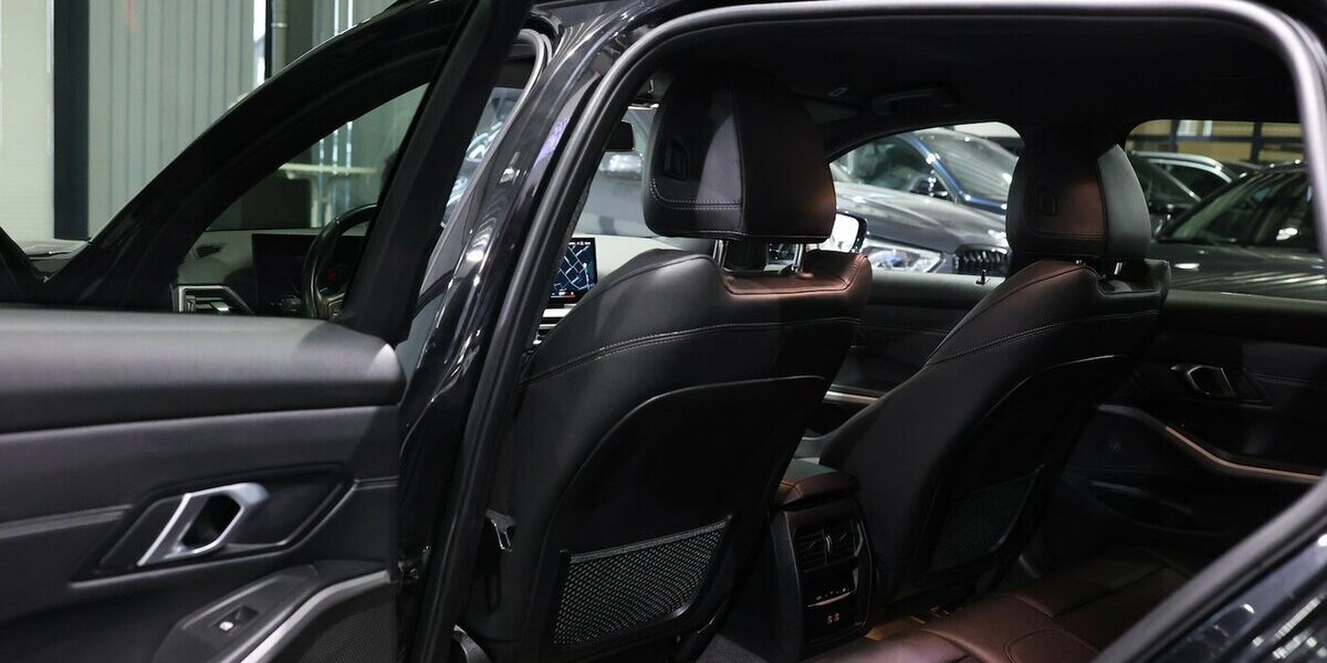 BMW 318d Touring SHADOW SPORT CURVED+NAVI,LEDER,LED 74.000 km 28.993 &euro; Hamm 59077