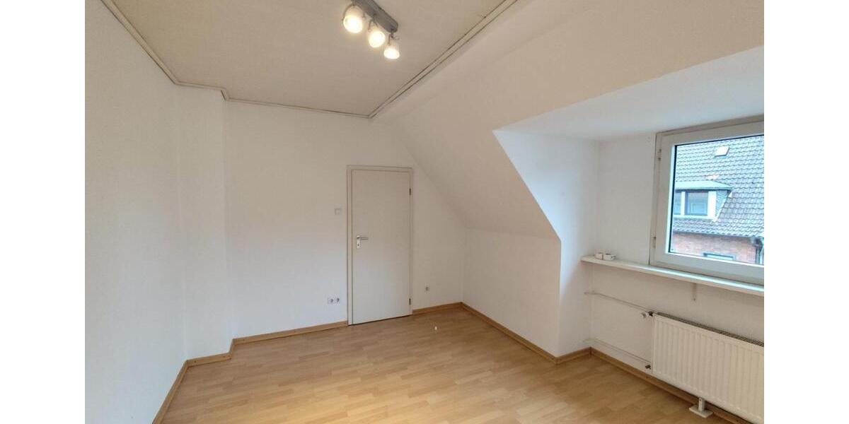 Dachgeschoßwohnung Hamm - 4 Zimmer, 95 m&sup2;, 595&euro; | Angebot:25931907