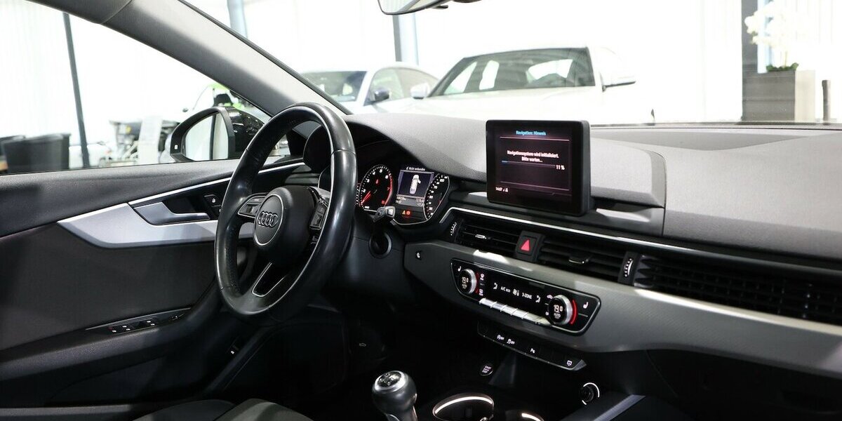 Audi A4 Avant 35 TFSI SPORT / 1.HAND / LED / NAVI+ 108.000 km 16.777 &euro; Hamm 59077
