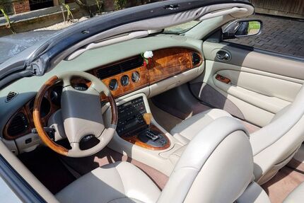 Jaguar XK8 166.000 km 17.450 &euro; Selm 59379