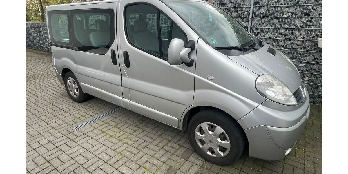 Renault Trafic 152.488 km 8.800 &euro; Hamm 59077