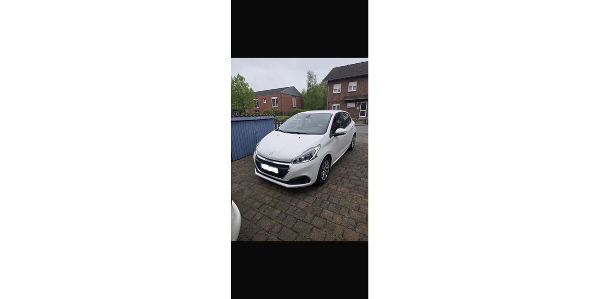 Peugeot 208 28.250 km 12.900 &euro; Ahlen 59229