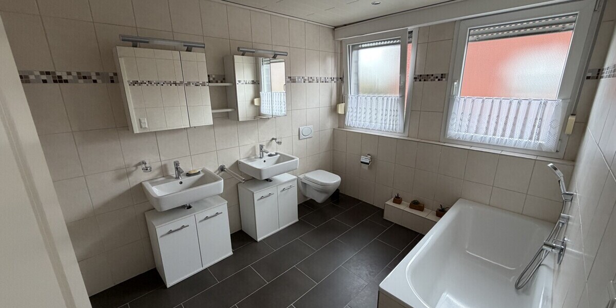 Albersloh: Zweifamilienhaus in ruhiger und gewachsener Wohnlage - Zweifamilienhaus Sendenhorst / Albersloh Albersloh | Angebot:27165044