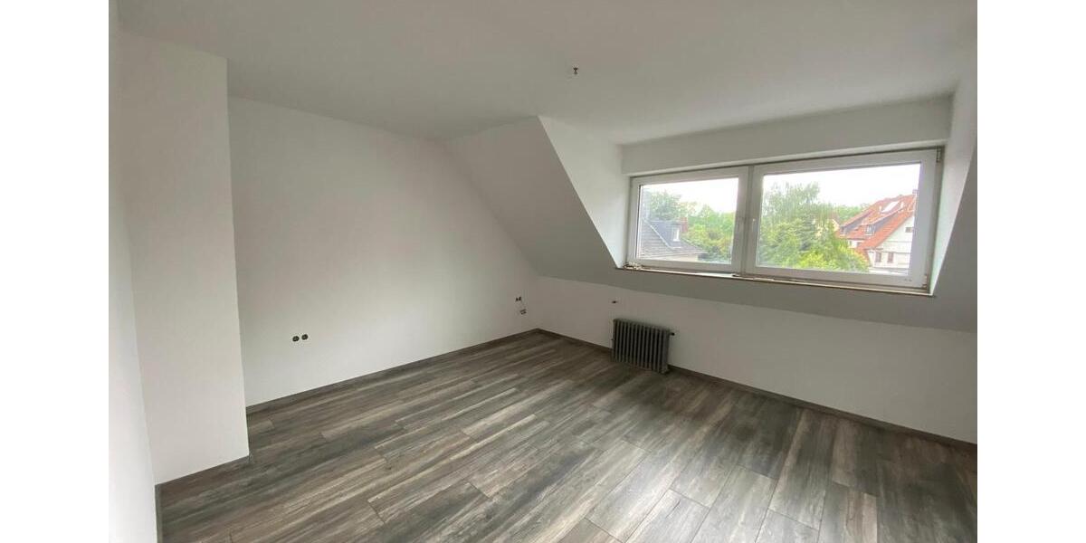 Dachgeschoßwohnung Dortmund Huckarde - 2.5 Zimmer, 84 m&sup2;, 950&euro; | Angebot:26664068