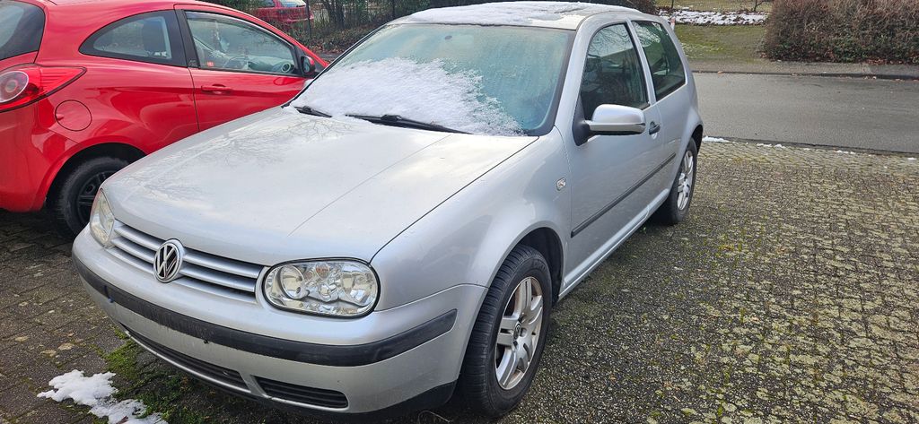 VW Golf 33.396 km 3.200 &euro; Werne 59368