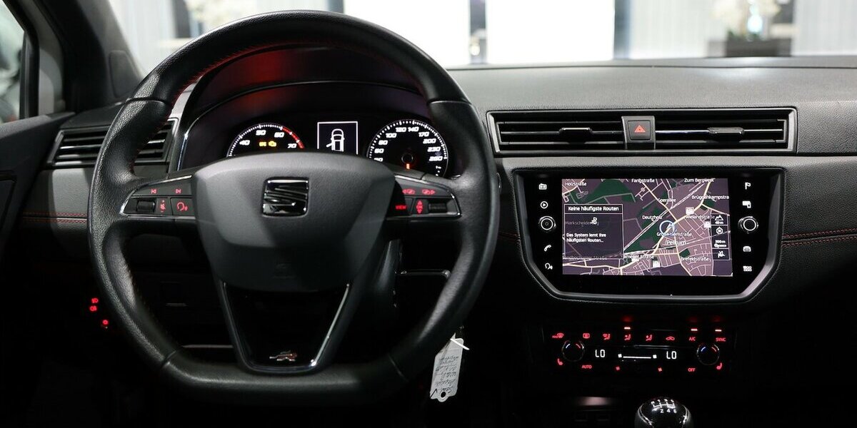 Seat Arona 1.5 TSI XCELLENCE FR-SPORT / WHITE & BLACK 90.000 km 15.991 &euro; Hamm 59077