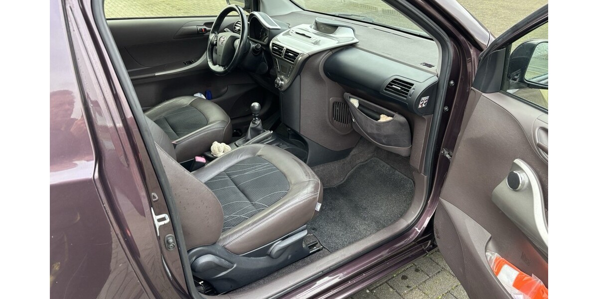 Toyota I Q 143.300 km 3.200 &euro; Holzwickede 59439