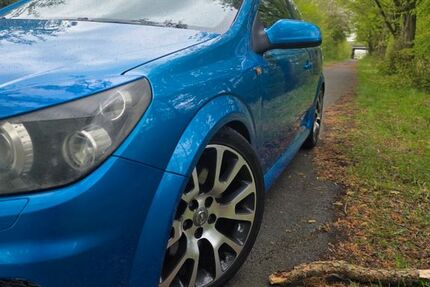 Opel Astra 196.000 km 7.899 &euro; Hamm 59069