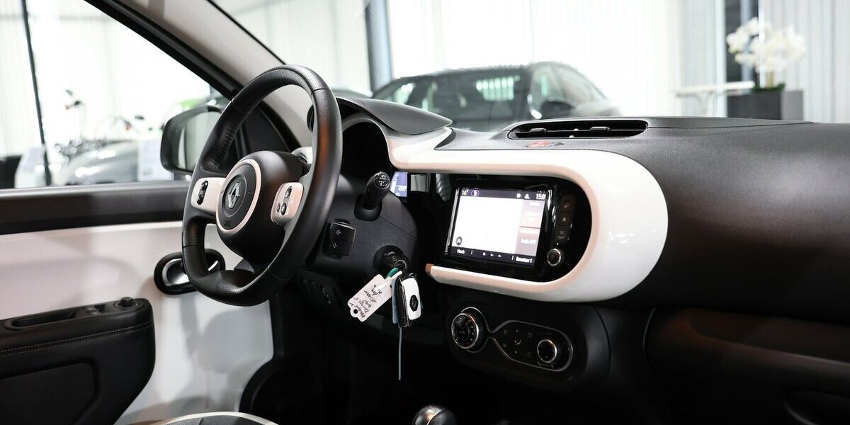 Renault Twingo TECHNO ELECTRIC SPURHALTE, LEDER, KAMERA 10.000 km 13.991 &euro; Hamm 59077