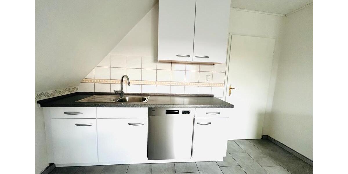 Dachgeschoßwohnung Menden (Sauerland) - 4 Zimmer, 80 m&sup2;, 179.000&euro; | Angebot:24750548