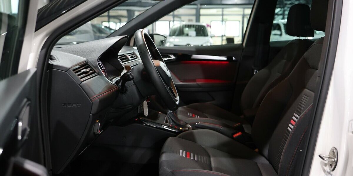 Seat Arona 1.5 TSI XCELLENCE FR-SPORT / WHITE & BLACK 90.000 km 15.991 &euro; Hamm 59077