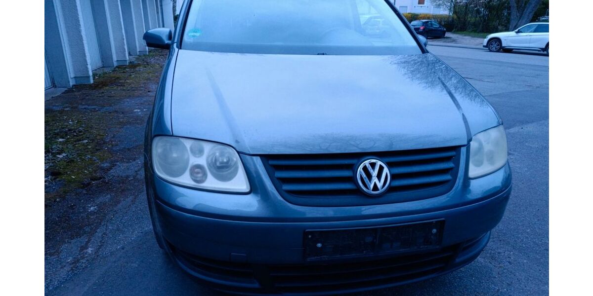 VW Touran 216.798 km 1.899 &euro; Bergkamen 59192