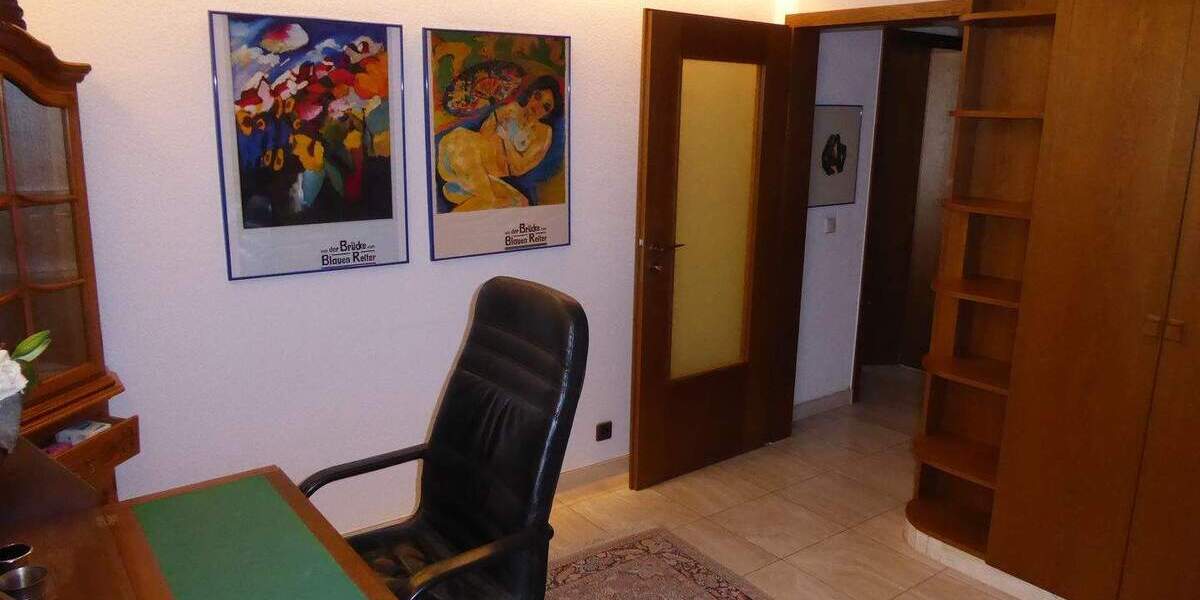 Etagenwohnung Dortmund Mitte - 3 Zimmer, 125 m&sup2;, 1.500&euro; | Angebot:25698606
