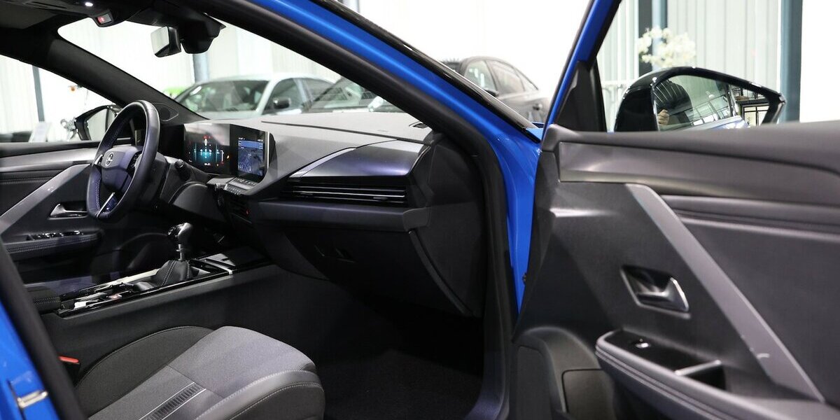 Opel Astra L 1.2 T LIMO GS-SPORT TECH / BLUE & BLACK 13.000 km 21.111 &euro; Hamm 59077