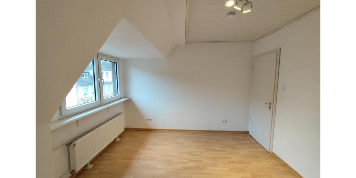 Dachgeschoßwohnung Hamm - 4 Zimmer, 95 m&sup2;, 595&euro; | Angebot:25931907
