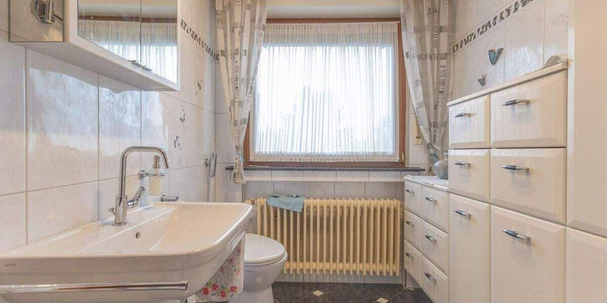 Einfamilienhaus Menden Mitte - 5 Zimmer, 122 m&sup2;, 215.000&euro; | Angebot:25729252