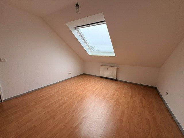 Dachgeschoßwohnung Dortmund Bövinghausen - 4 Zimmer, 77 m&sup2;, 550&euro; | Angebot:26443995