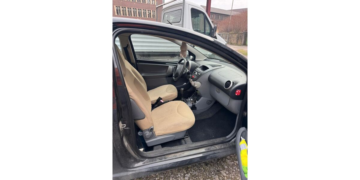 Peugeot 107 158.000 km 1.650 &euro; Witten 58452