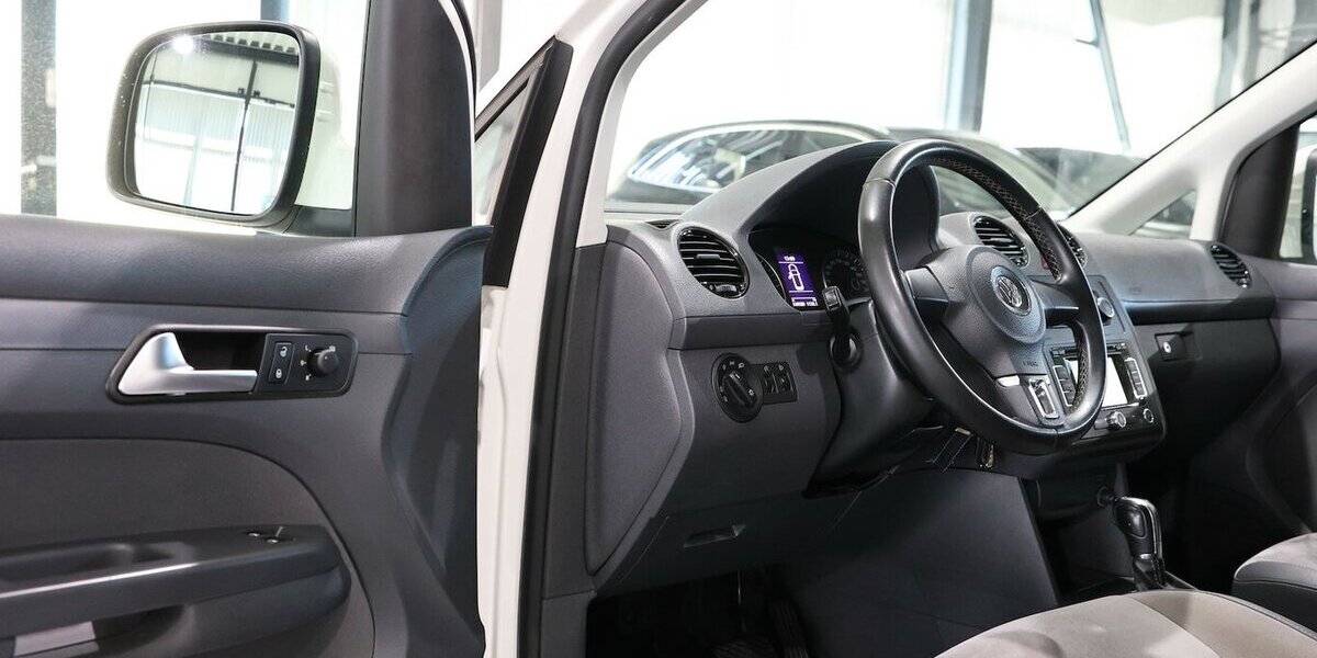 VW Caddy KOMBI 1.6 TDI DSG EDITION-30 WHITE & BLACK 144.000 km 15.444 &euro; Hamm 59077